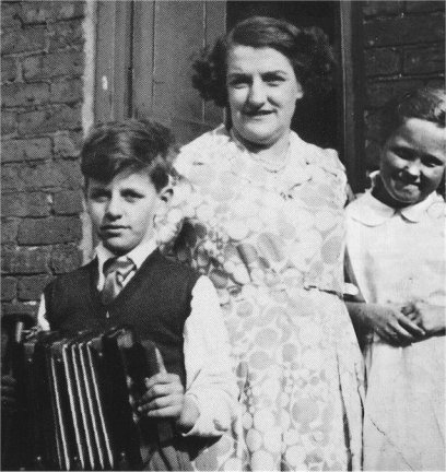 Little Richie Starkey and his mum, Elsie