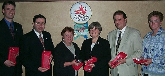 Museum Director, Stephen Hayter (L), accepting the Attractions Canada Award