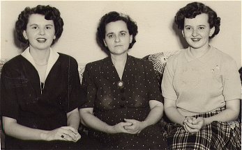 Nellie, Mother, Margaret -- Sisters lookalikes?