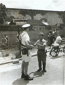 Disarming a Japanese in Hong Kong