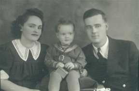Louise, baby Billie, and Jerry Hillman